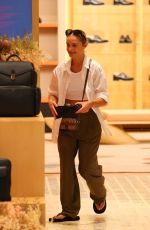 DOMENICA CALARCO Shopping at Bally Store in Sydney 02/03/2022