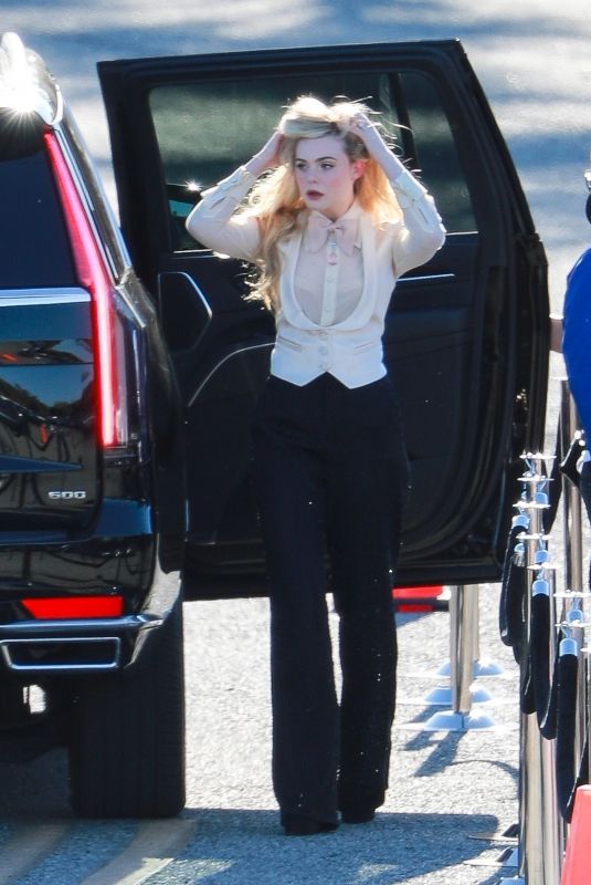 ELLE FANNING Arrives at 2022 SAG Awards in Santa Monica 02/27/2022