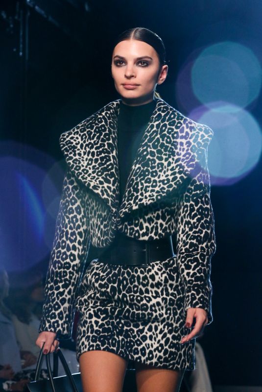 EMILY RATAJKOWSKI Walks Runway at Michael Kors Fashion Show in New York 02/15/2022