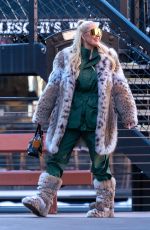 ERIKA JAYNE, KYLE RICHARDS, KATHY HILTON, CRYSTAL KUNG MINKOFF, DORIT KEMSLEY, LISA RINNA and GARCELEL BEAUVAIS Out in Aspen 01/31/2022