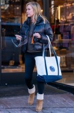 ERIKA JAYNE, KYLE RICHARDS, KATHY HILTON, CRYSTAL KUNG MINKOFF, DORIT KEMSLEY, LISA RINNA and GARCELEL BEAUVAIS Out in Aspen 01/31/2022