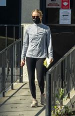 FELICITY HUFFMAN Leaves Emergency Care Clinic in West Hollywood 02/08/2022