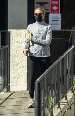 FELICITY HUFFMAN Leaves Emergency Care Clinic in West Hollywood 02/08/2022