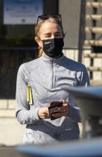 FELICITY HUFFMAN Leaves Emergency Care Clinic in West Hollywood 02/08/2022