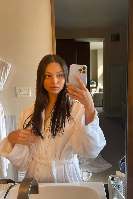 FIONA BARRON - Instagram Photos 02/14/2022