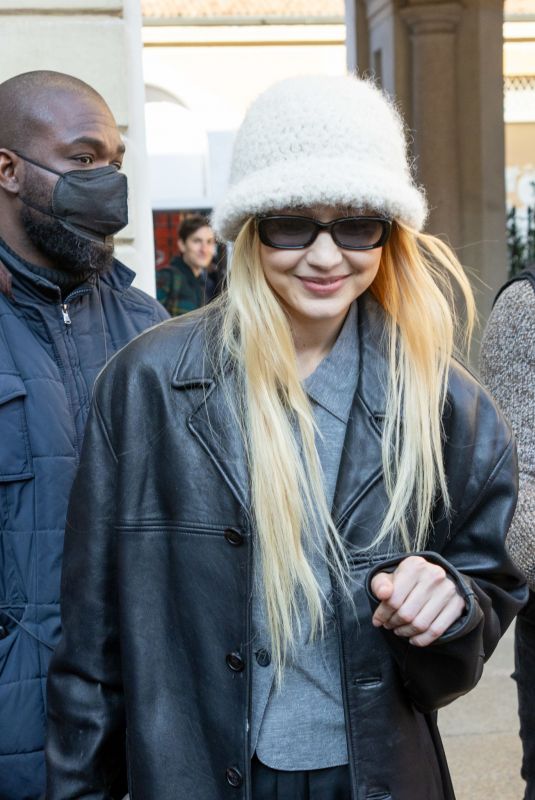 GIGI HADID Leaves Tod