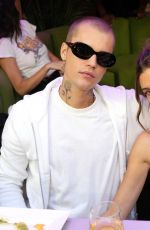 HAILEY and Justin BIEBER and KENDALL JENNER at Super Bowl LVI at Sofi sStadium in Inglewood 02/13/2022