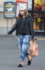 HALLE BERRY Shopping at Ralph
