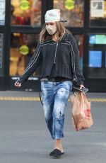 HALLE BERRY Shopping at Ralph