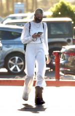 HEATHER RAE YOUNG Shopping for Grocery in Palm Springs 02/11/2022
