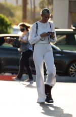 HEATHER RAE YOUNG Shopping for Grocery in Palm Springs 02/11/2022