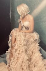 HOLLY WILLOUGHBY for Her New Perfume 02/08/2022