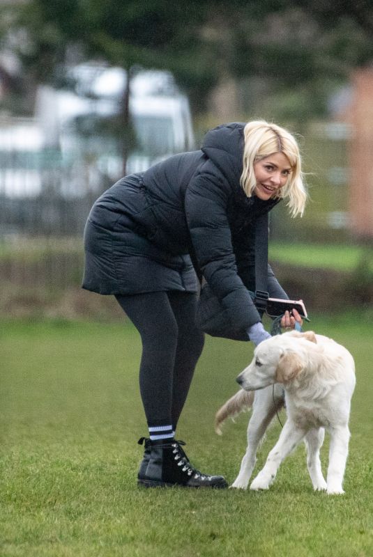 HOLY WILLOUGHBY Out with Her Golden Retriever in London 02/09/2022