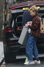 IMOGEN POOTS and James Norton Load up There Car in London 02/19/2022
