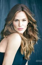 JENNIFER GARNER in Grund Genug Magazine, Germany January/February 2022