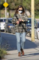 JENNIFER GARNER Out and About in Brentwood 02/03/2022