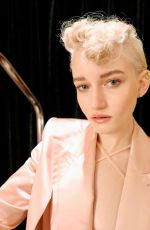JULIA GARNER - Inventing Anna Virtual Premiere Photoshoot, February 2022