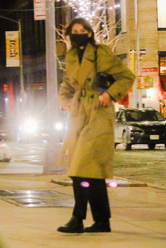 KAIA GERBER and Austin Butler Out for Dinner in New York 02/15/2022