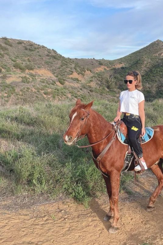 KATE BECKINSALE - Instagram Photos 02/20/2022