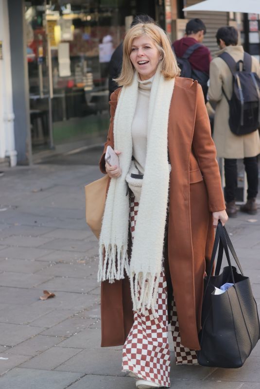 KATE GARRAWAY Arrives at Smooth Radio in London 01/31/2022