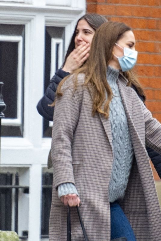 KATE MIDDLETON Shopping in Peter Jones in Chelsea 01/27/2022