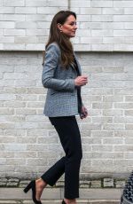 KATE MIDDLETON Visits a Parental Support Project in London 02/08/2022