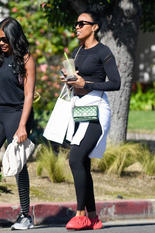 KELLY ROWLAND Leaves a Gym in Los Angeles 02/07/2022