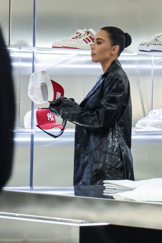 KIM KARDASHIAN Shooting an Ad at Antonia Store in Milan 02/24/2022