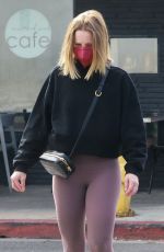 KRISTEN BELL Heading to a Gym in Los Feliz 02/01/2022