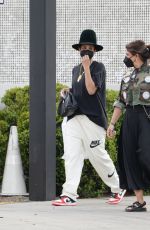 LINDA PERRY Shopping at Maison Margiela in Beverly Hills 02/22/2022