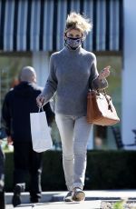 LORI LOUGHLIN Out Shopping in Calabasas 02/02/2022