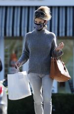 LORI LOUGHLIN Out Shopping in Calabasas 02/02/2022