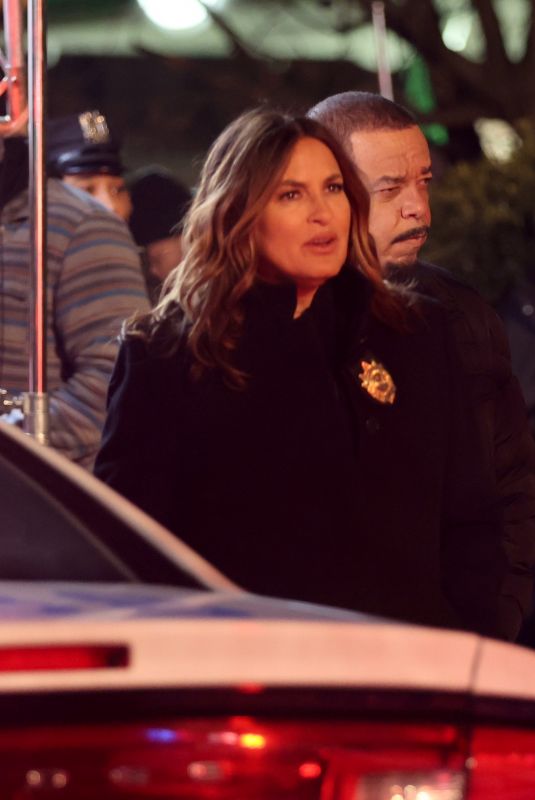 MARISKA HARGITAY on the Set of Law and Order: SVU in New York 02/10/2022