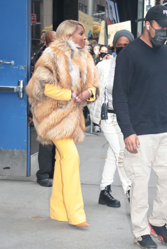 MARY J. BLIGE Leaves Good Morning America in New York 02/18/2022