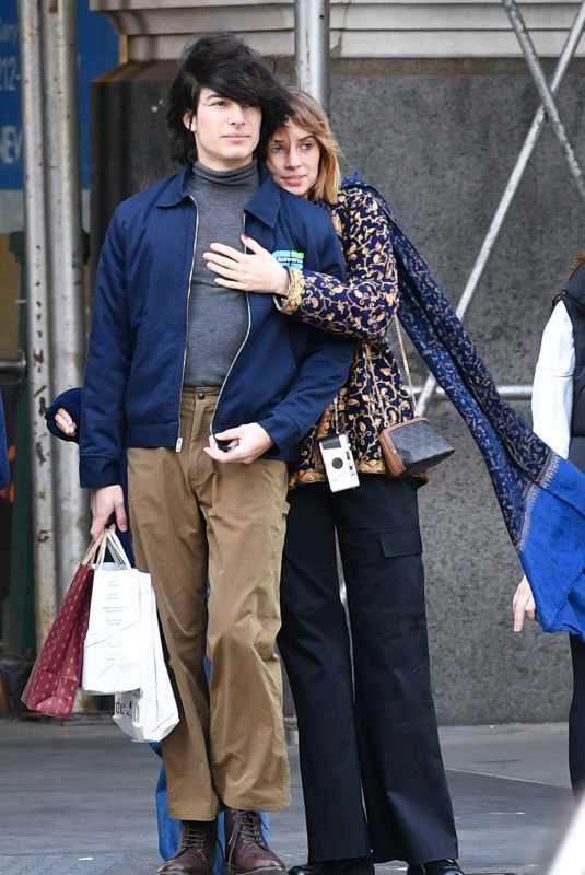 MAYA HAWKE and Spencer Barnett Out on Valentine