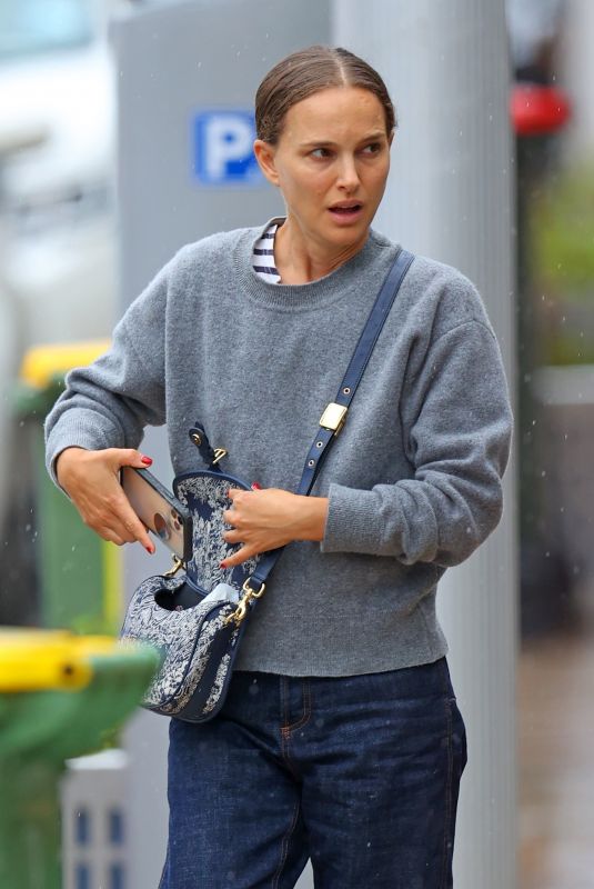 NATALIE PORTMAN Out and About in Double Bay 02/26/2022