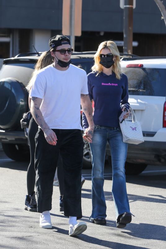 NICOLA PELTZ and Brooklyn Beckham Out Shopping on Abbot Kinney in Venice Beach 02/11/2022