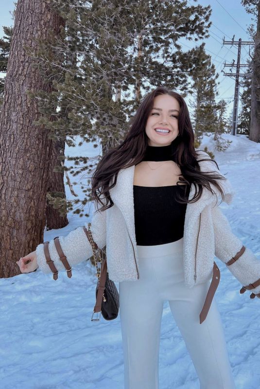 OANA GREGORY - Instagram Photos 02/17/2022
