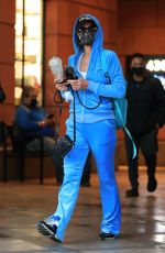 PARIS HILTON at a Medical Building in Beverly Hills 02/22/2022