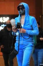 PARIS HILTON at a Medical Building in Beverly Hills 02/22/2022