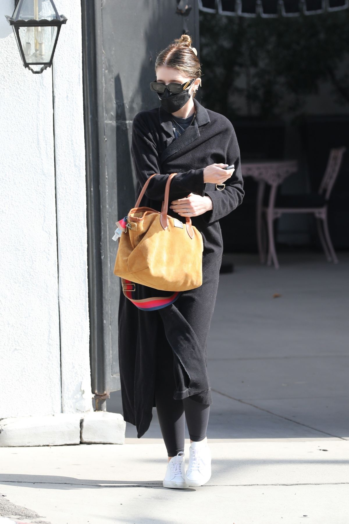 Pregnant KATHERINE SCHWARZENEGGER Leaves a Salon in Beverly Hills 02/01 ...