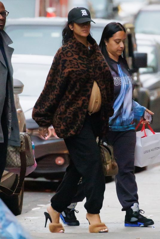 Pregnant RIHANNA Out and About in New York 02/17/2022
