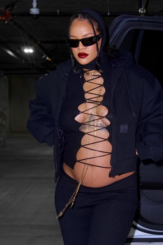 Pregnant RIHANNA Out for Dinner in Beverly Hills 02/07/2022
