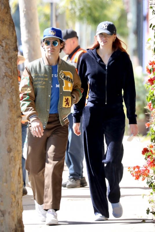 Pregnant SOPHIE TURNER and Joe Jonas Out in Los Angeles 02/17/2022