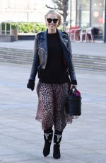 Pregnant VOGUE WILLIAMS Arrives at Steph