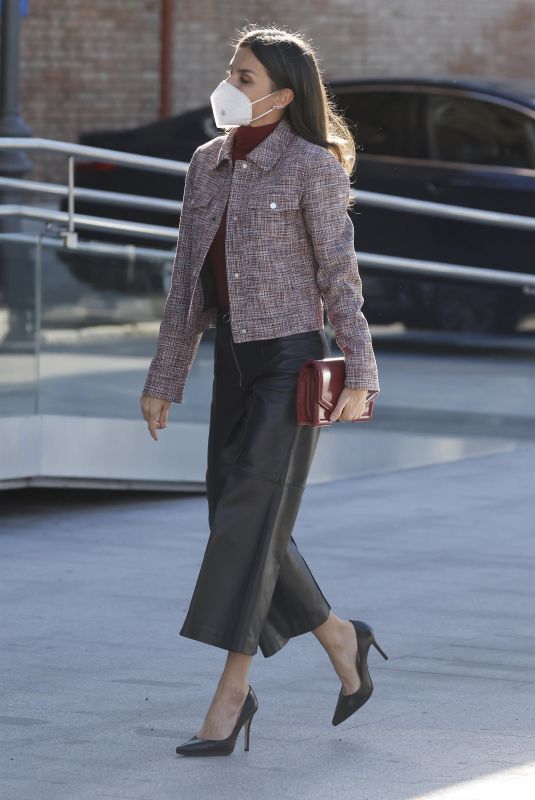 QUEEN LETIZIA OF SPAIN Arrives at a Meeting in Madrid 02/08/2022