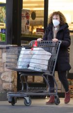 RHEA PERLMAN Shopping at Gelson