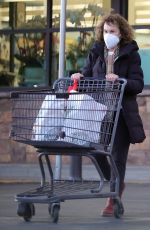 RHEA PERLMAN Shopping at Gelson