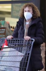 RHEA PERLMAN Shopping at Gelson