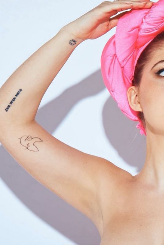SAMMI HANRATY at a Photoshoot 02/08/2022
